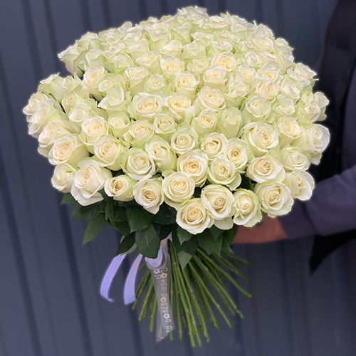 фото величезного букета білих троянд в Яремче